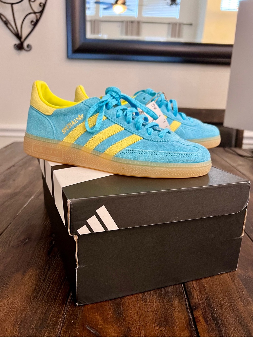 Adidas Handball Spezial Women’s Sneakers size 6.5